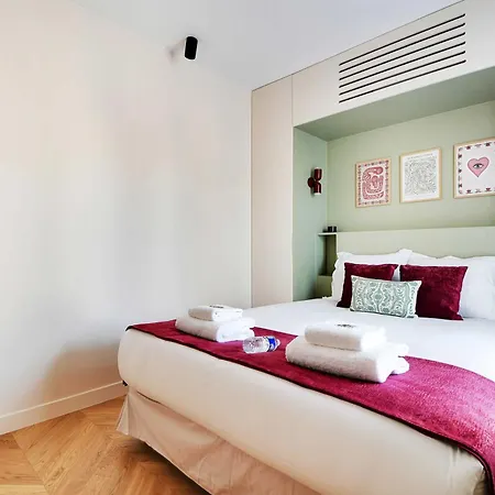 Appartamento Parisian With Air Conditioning Eiffel Tower *