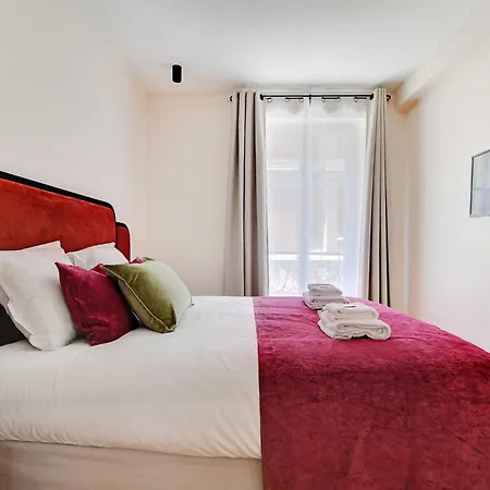 Appartamento Parisian With Air Conditioning Eiffel Tower
